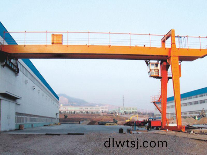 雙主樑半(ban)門(men)式起重機