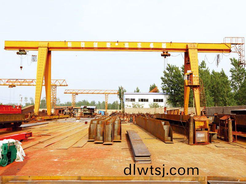 電(dian)動(dong)葫蘆(lu)箱(xiang)型門(men)式(shi)起重(zhong)機(ji)