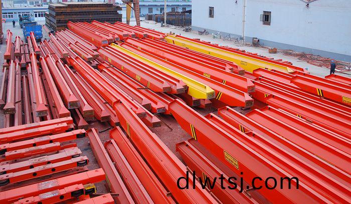 電動單樑(liang)起(qi)重機(ji)生(sheng)産(chan)廠(chang)區(qu)