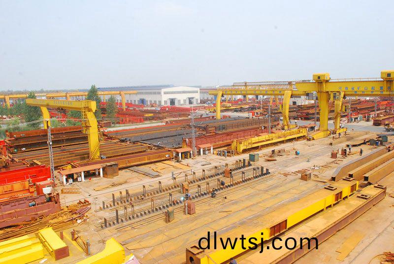 大(da)噸位(wei)起(qi)重(zhong)設備生産(chan)區(qu)