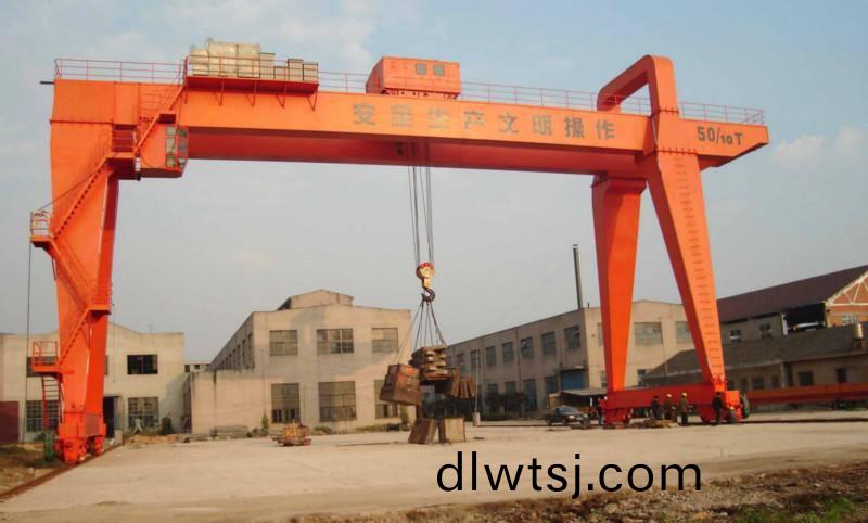 400噸門(men)式起(qi)重(zhong)機