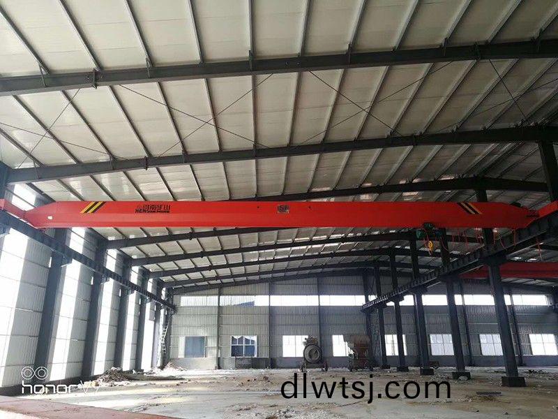 電(dian)動(dong)單(dan)樑(liang)起(qi)重(zhong)機(ji)