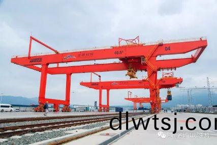 門(men)式起重(zhong)機