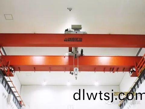 雙(shuang)樑(liang)起(qi)重(zhong)機