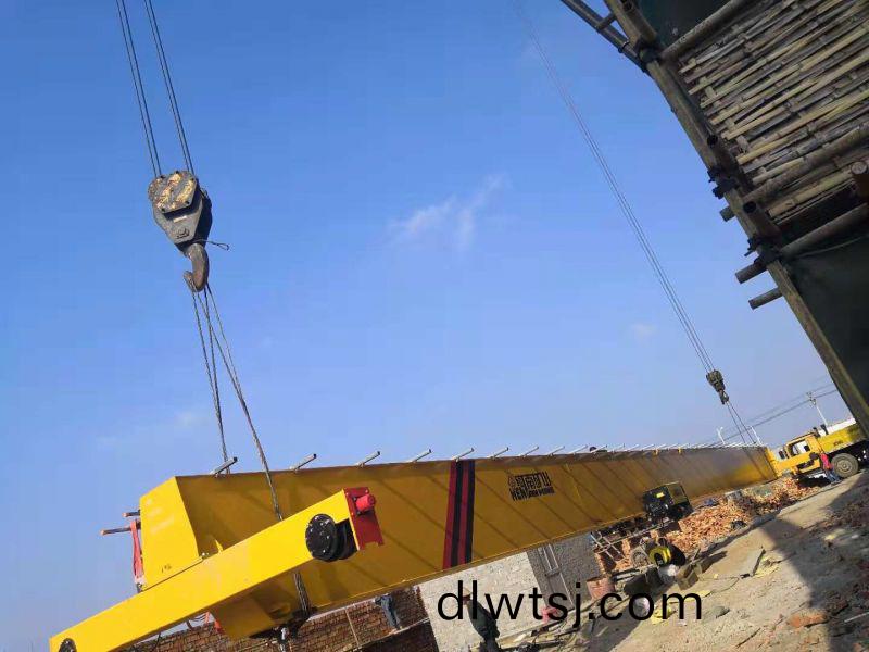 新(xin)型(xing)起重機(ji)