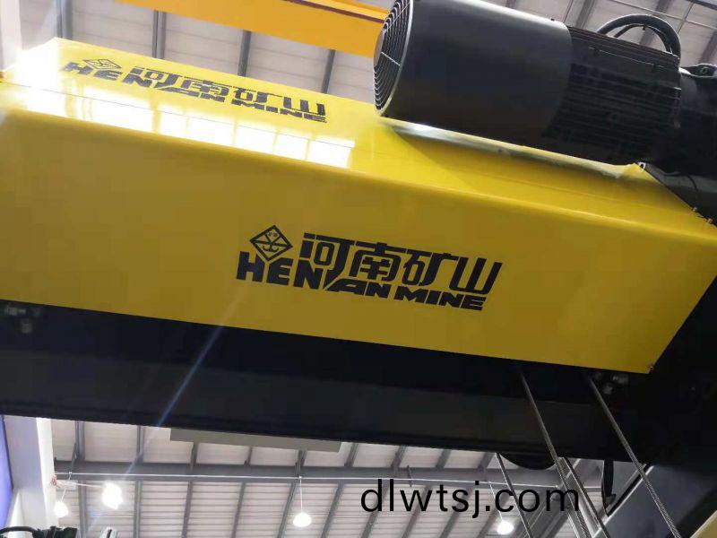 新型(xing)起(qi)重機(ji)