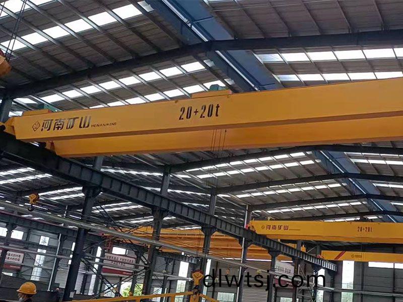 歐式起(qi)重(zhong)機