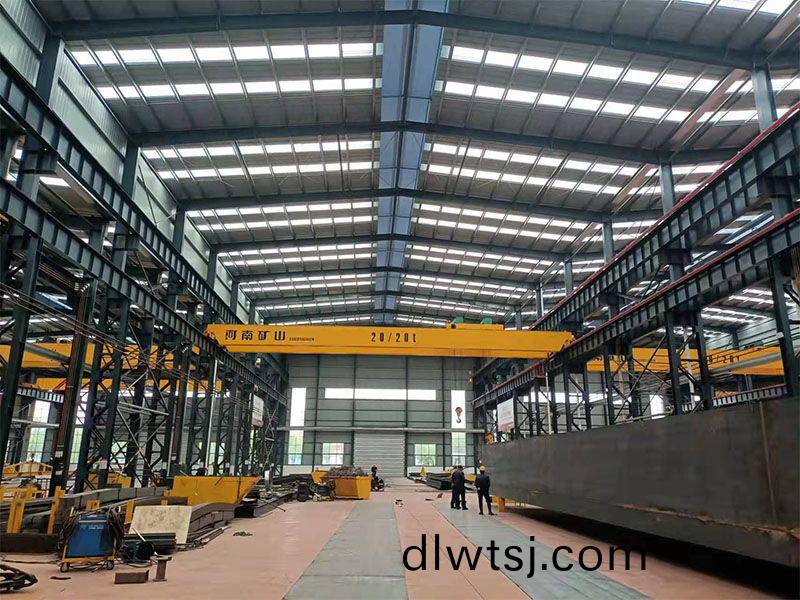 歐式起(qi)重(zhong)機(ji)