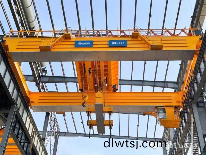 雙(shuang)樑(liang)起重機(ji)